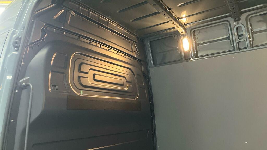 Mercedes-Benz eSprinter Pro Blue #10