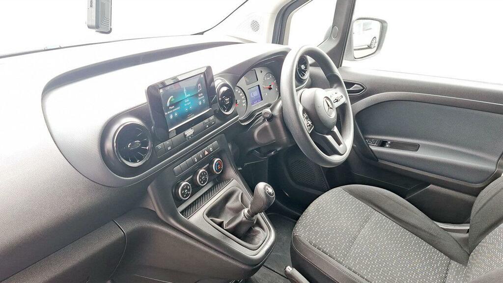 Mercedes-Benz CITAN E Van L1 Premium Black #18