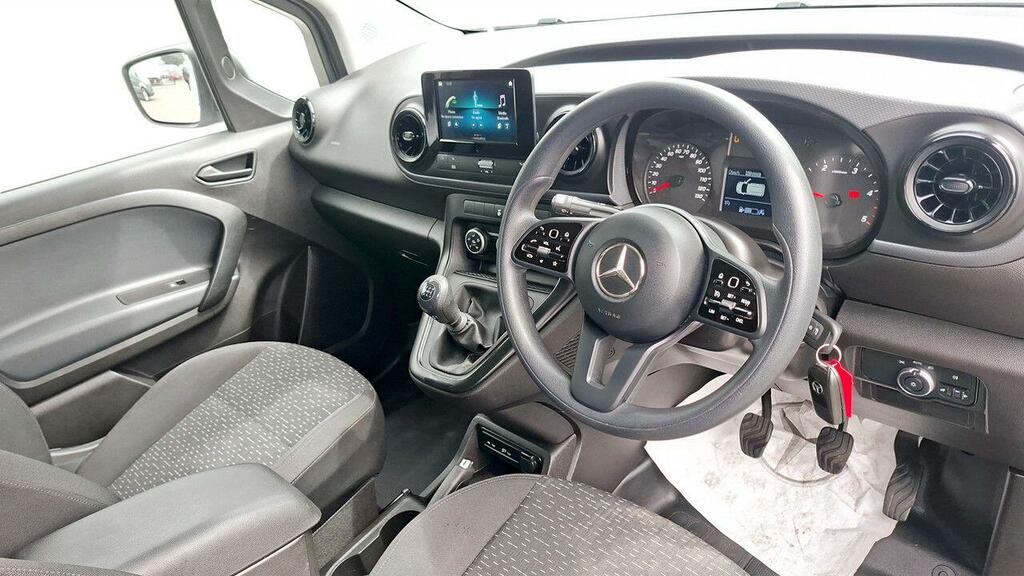 Mercedes-Benz CITAN E Van L1 Premium Black #9
