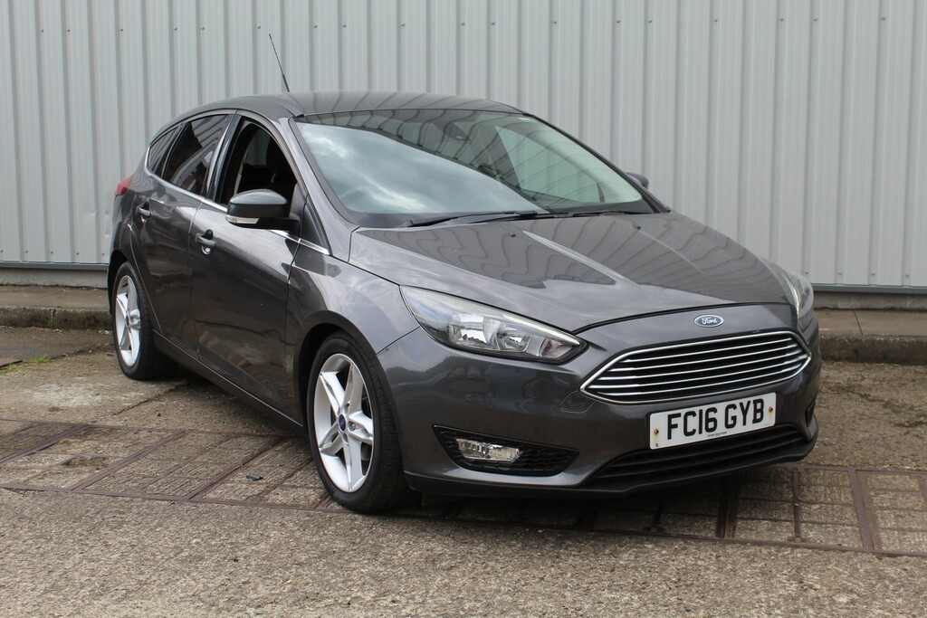 Ford Focus Hatchback 1.5 Tdci Zetec 2016 FC16GYB Grey #3