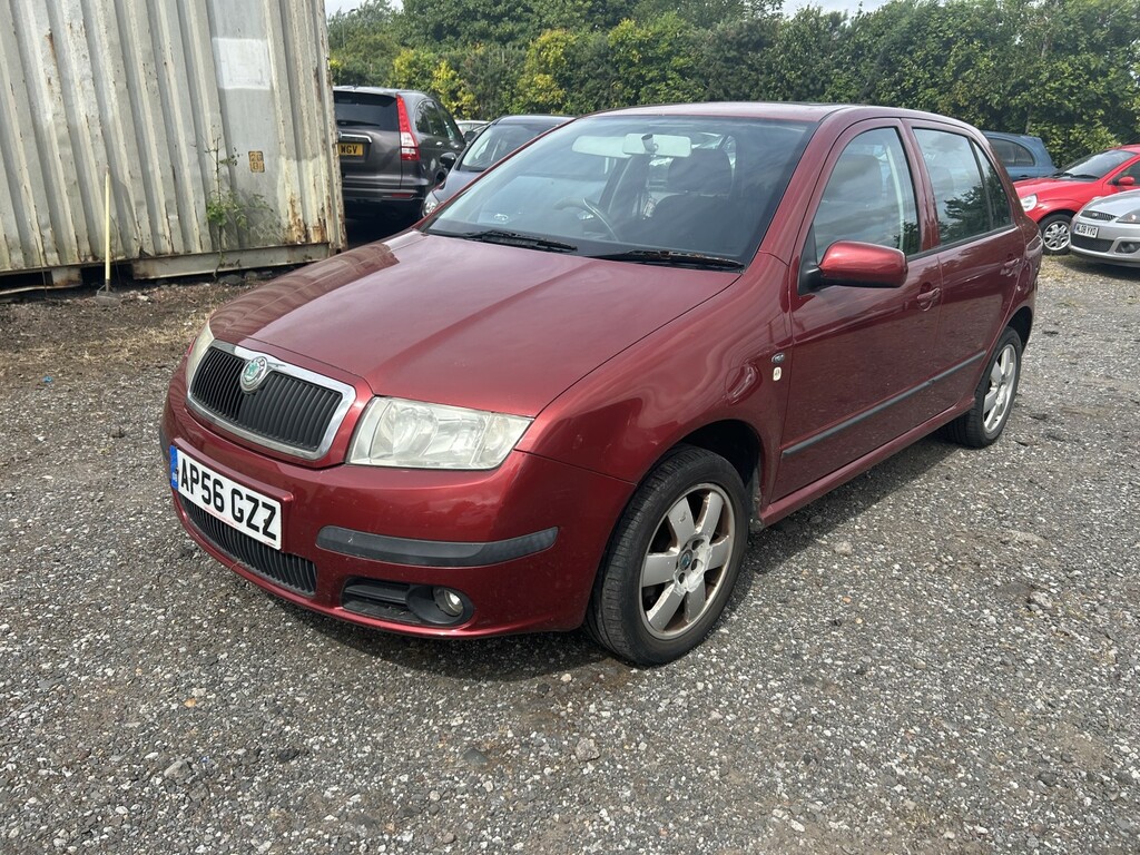 Skoda Fabia 1.4 16V Elegance Red #2