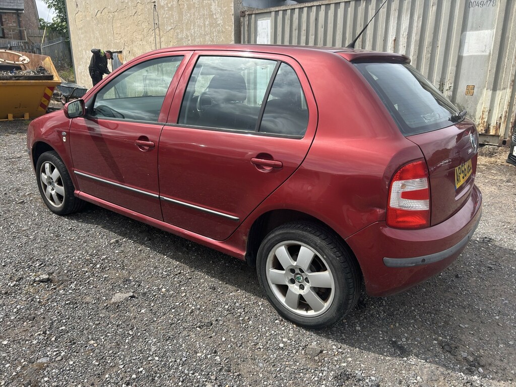 Skoda Fabia 1.4 16V Elegance Red #3