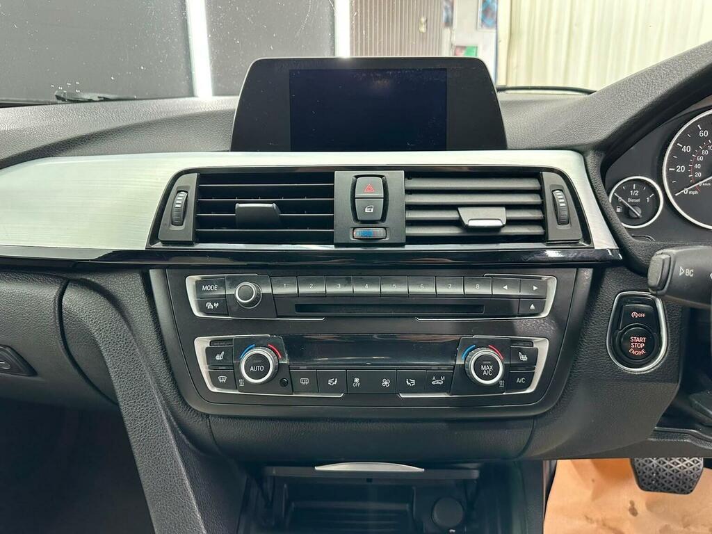 BMW 3 Series 2.0 318D Sport Saloon Euro 5 S White #43