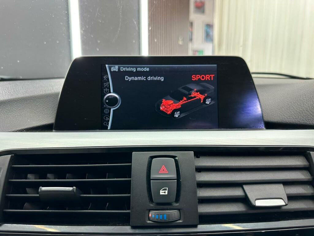 BMW 3 Series 2.0 318D Sport Saloon Euro 5 S White #45