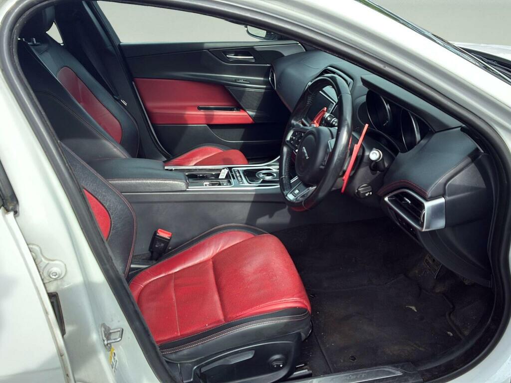 Jaguar XE 2.0D R-sport Euro 6 Ss White #6