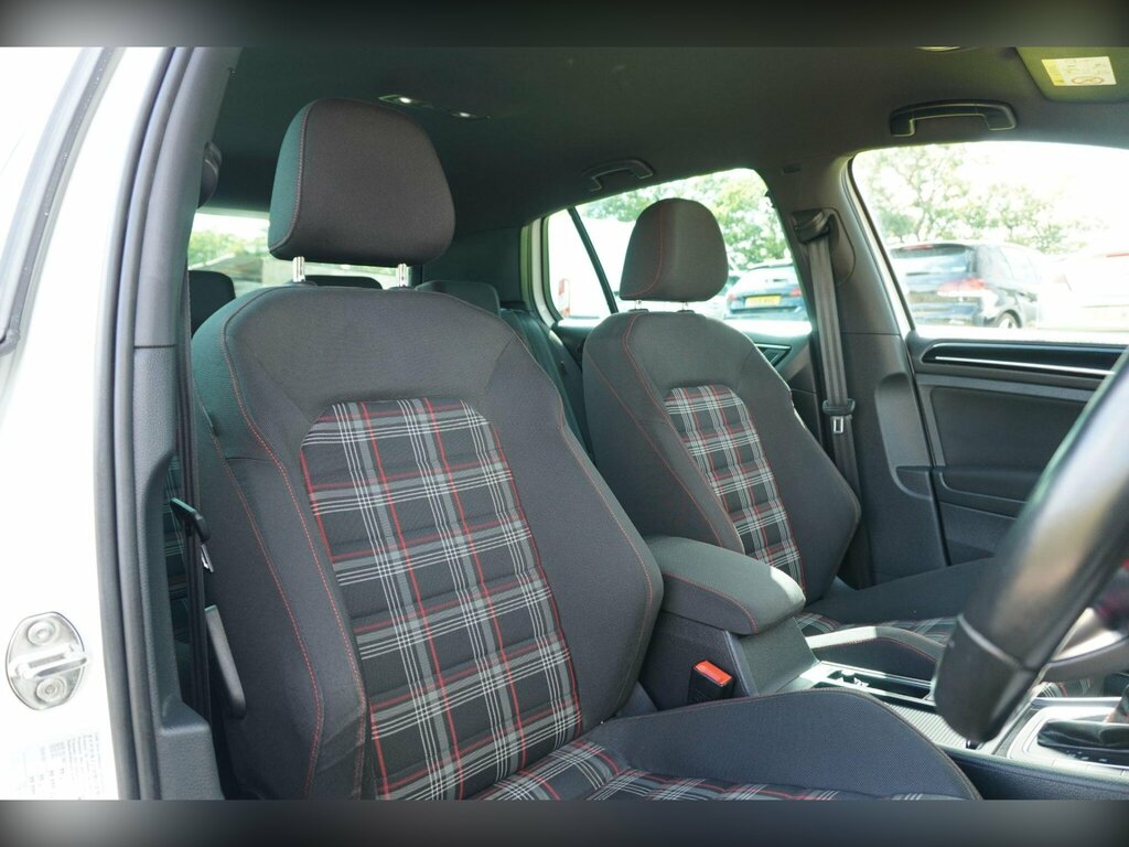 Volkswagen Golf 2.0 Tsi Bluemotion Tech Gti Hatchback D White #4