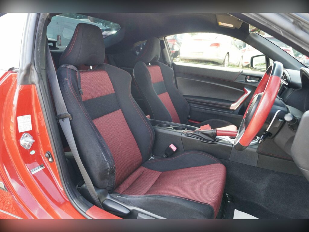 Toyota GT86 2.0 Boxer D-4s Coupe Euro 6 200 P Red #2