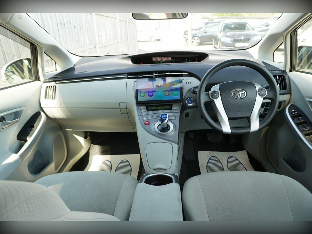 Toyota Prius 1.8 Vvt-h T3 Hatchback Hybrid Cvt Euro Silver #2