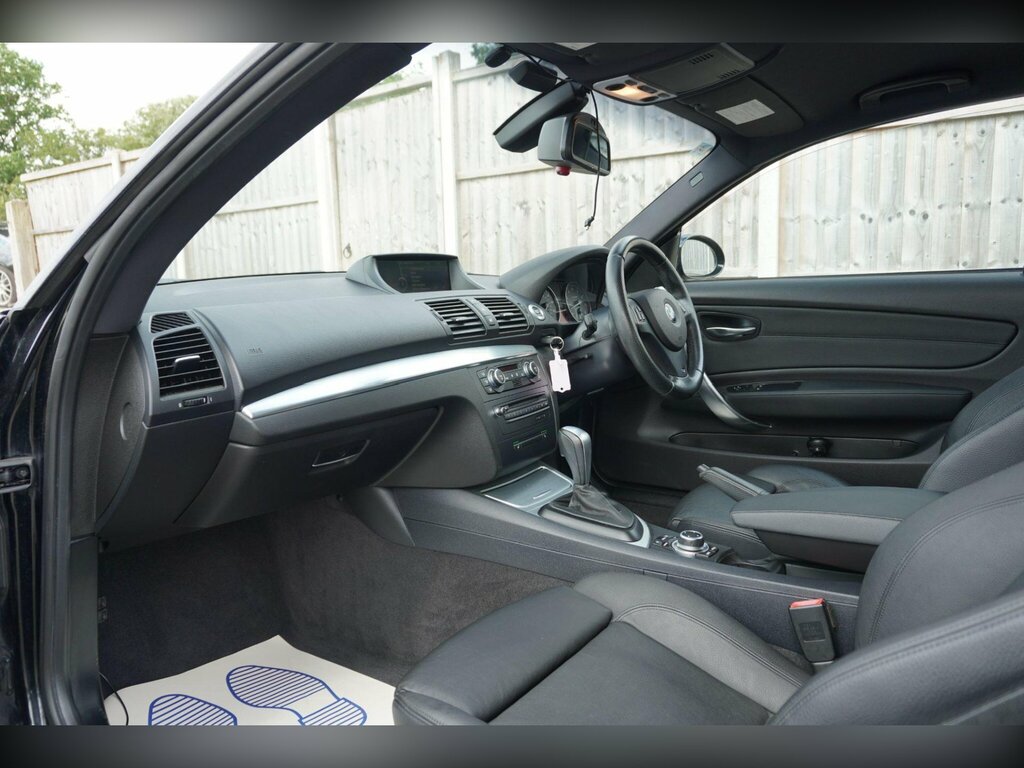 BMW 1 Series Hatchback Black #21