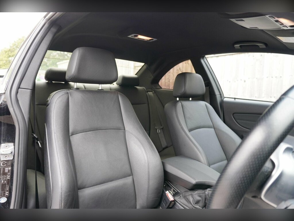 BMW 1 Series Hatchback Black #17