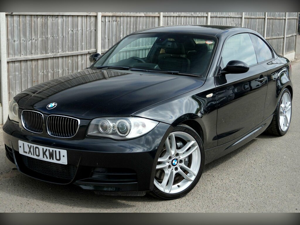 BMW 1 Series Hatchback Black #25