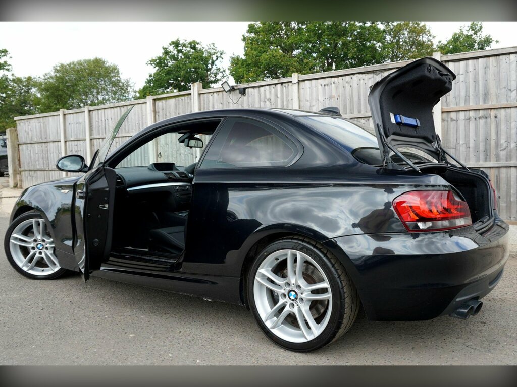 BMW 1 Series Hatchback Black #13
