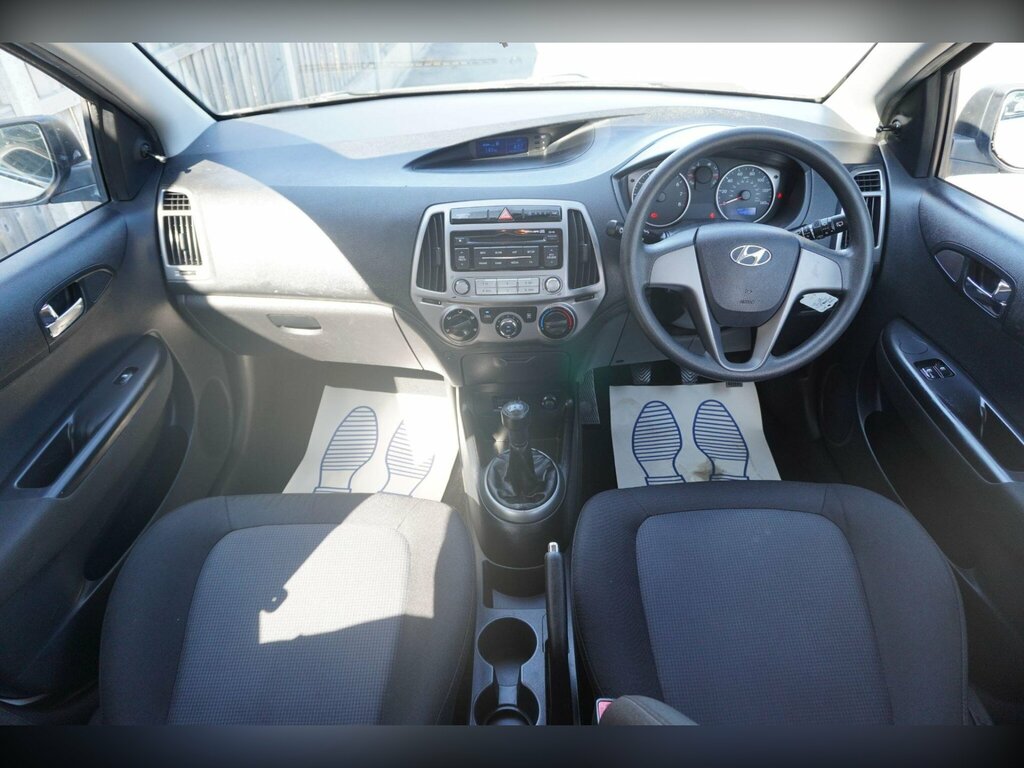 Hyundai I20 1.2 Classic Euro 5 White #2