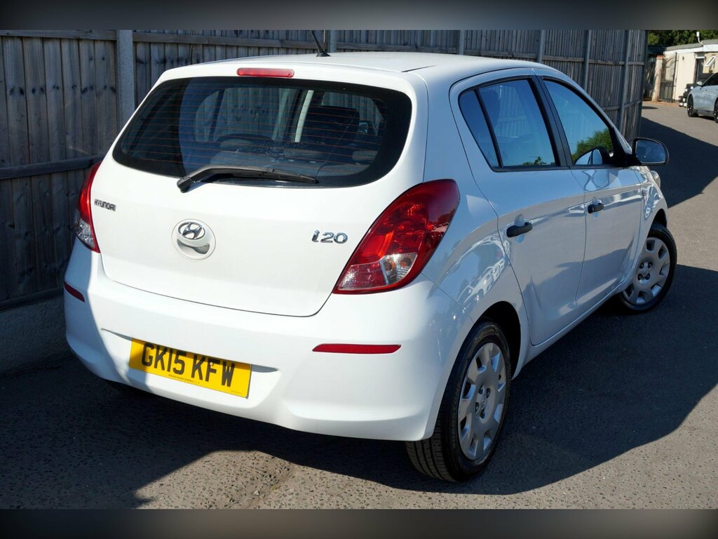 Hyundai I20 Active White #8