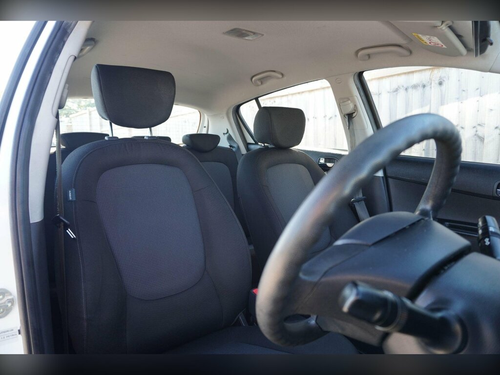 Hyundai I20 Active White #14