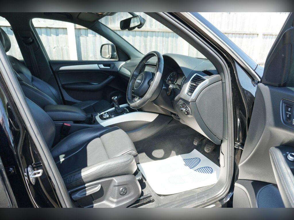 Audi Q5 Estate #17