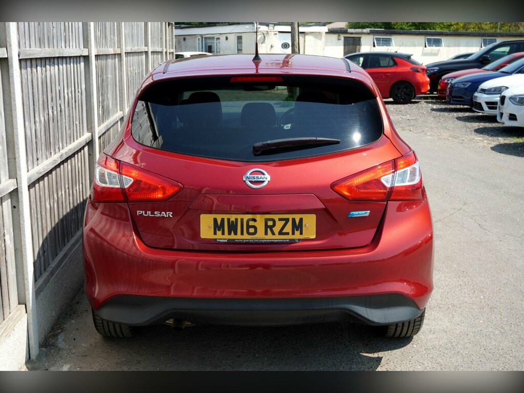 Nissan Pulsar Hatchback White #11