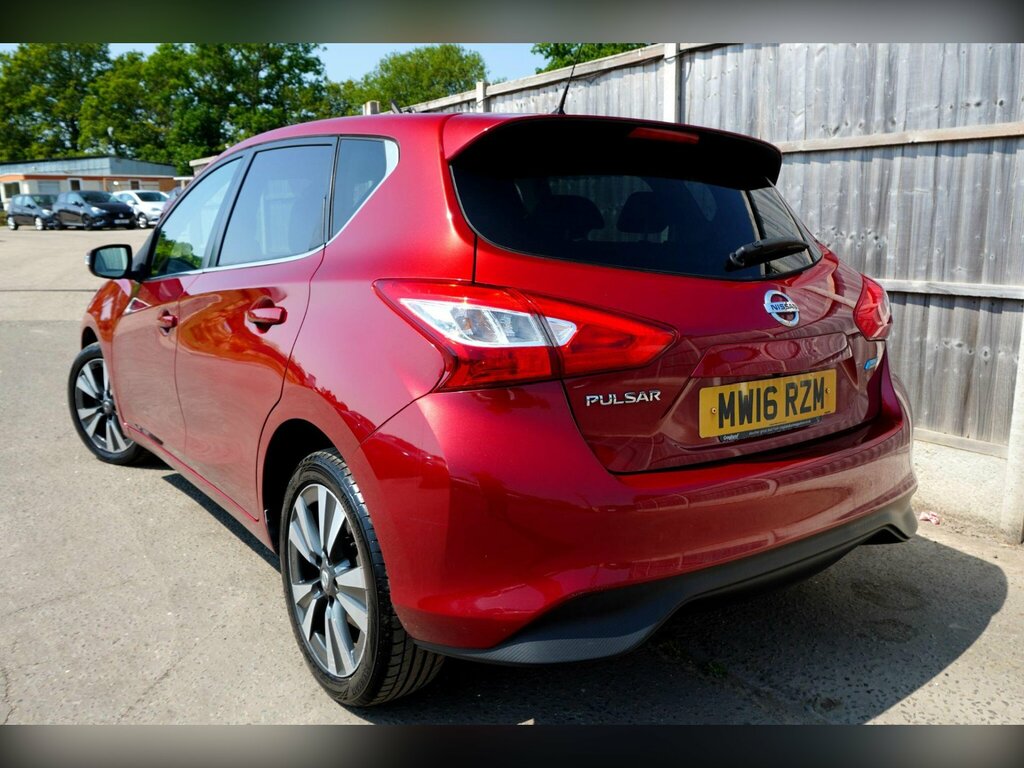 Nissan Pulsar Hatchback White #18