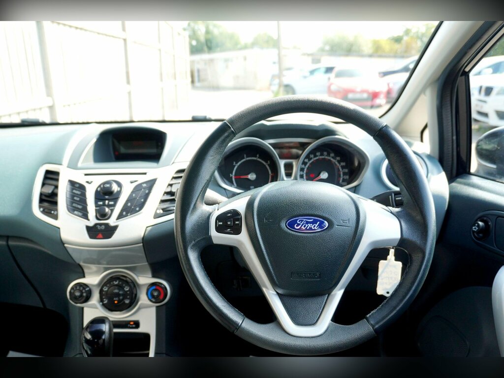 Ford Fiesta 1.6 Titanium 118 Bhp Black #13