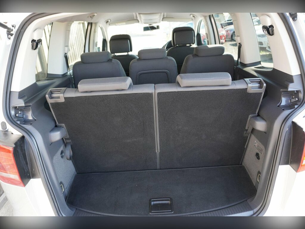 Volkswagen Touran Mpv Blue #12
