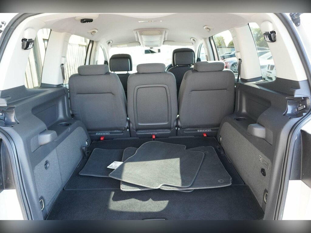 Volkswagen Touran Mpv Blue #13