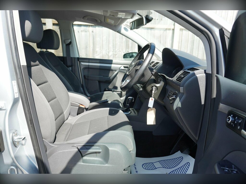 Volkswagen Touran Mpv Blue #19