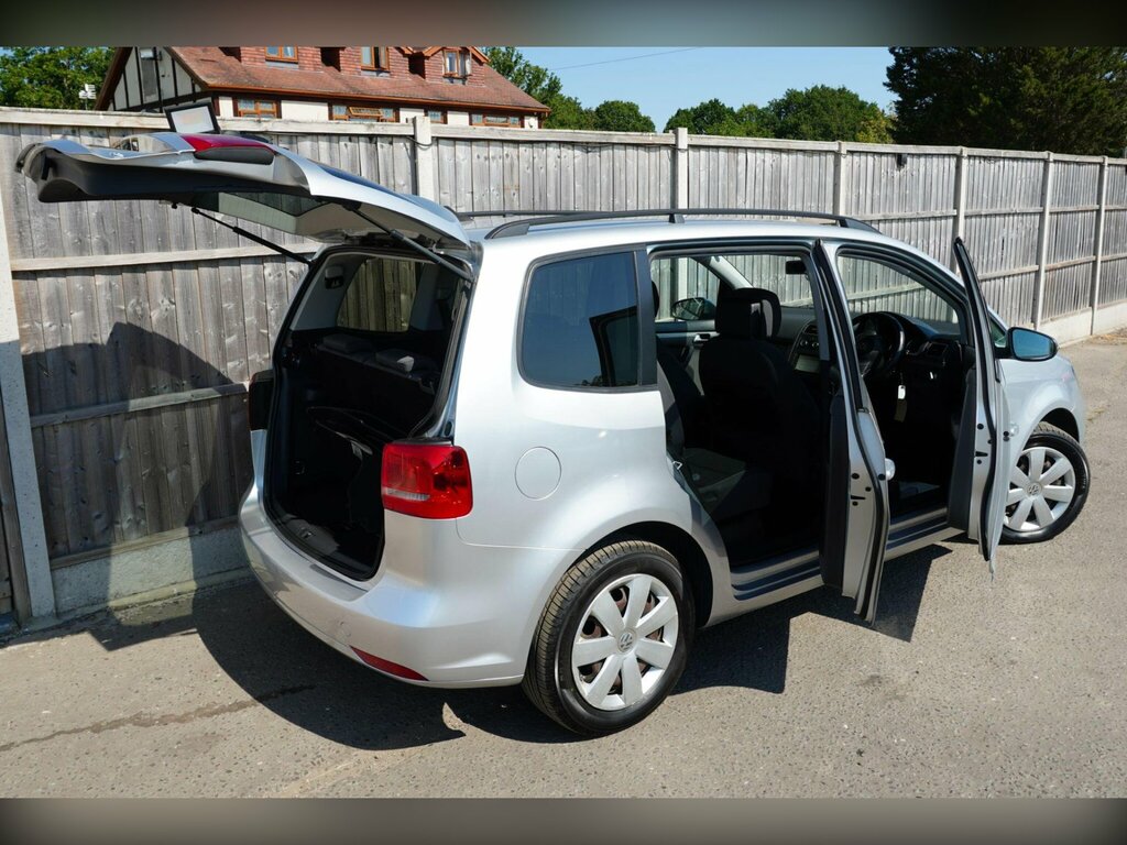 Volkswagen Touran Mpv Blue #11
