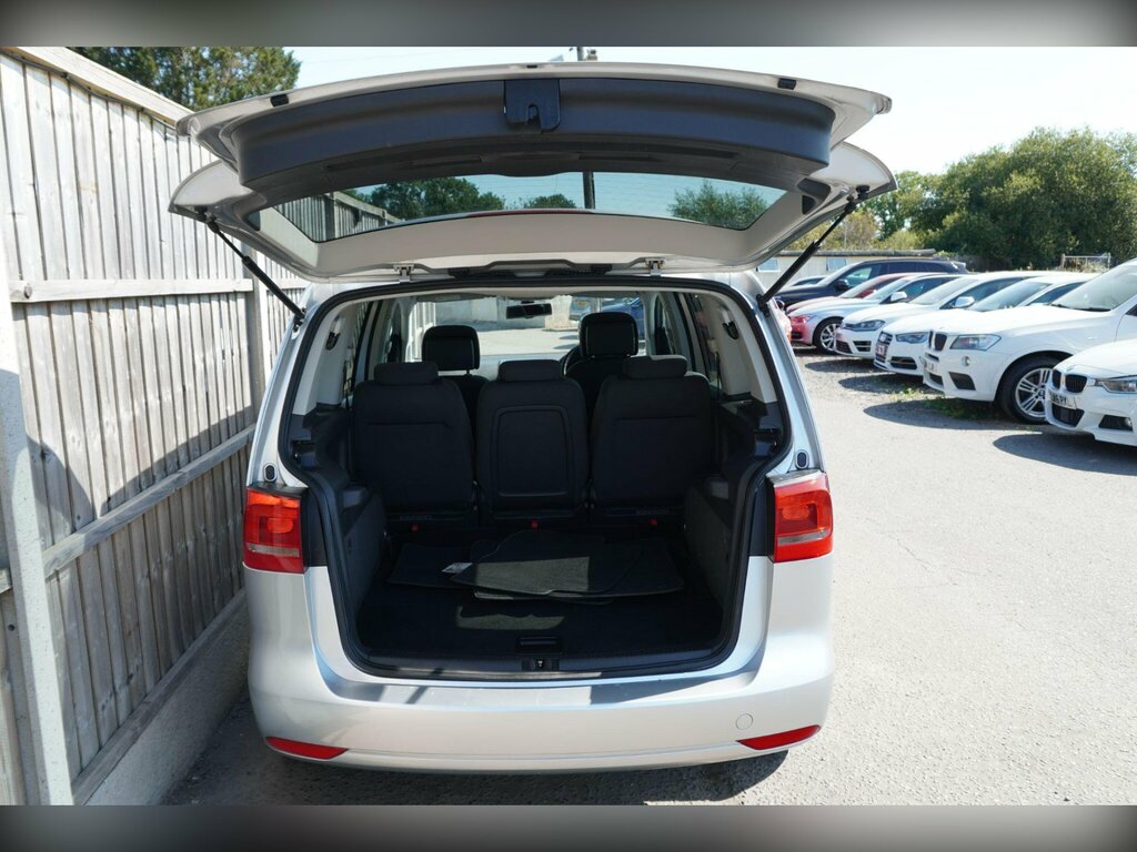 Volkswagen Touran Mpv Blue #9
