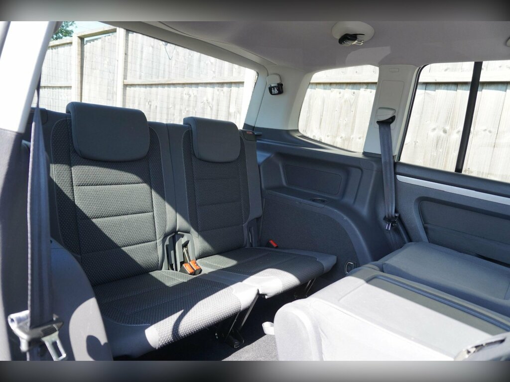 Volkswagen Touran Mpv Blue #16