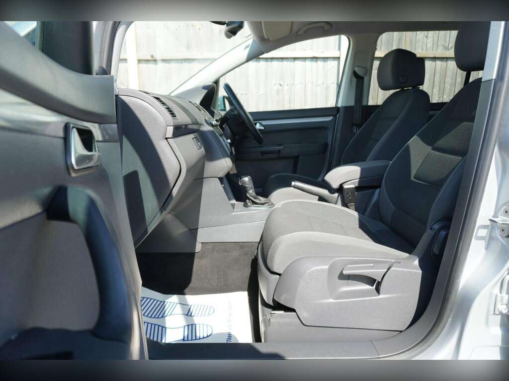 Volkswagen Touran Mpv Blue #20