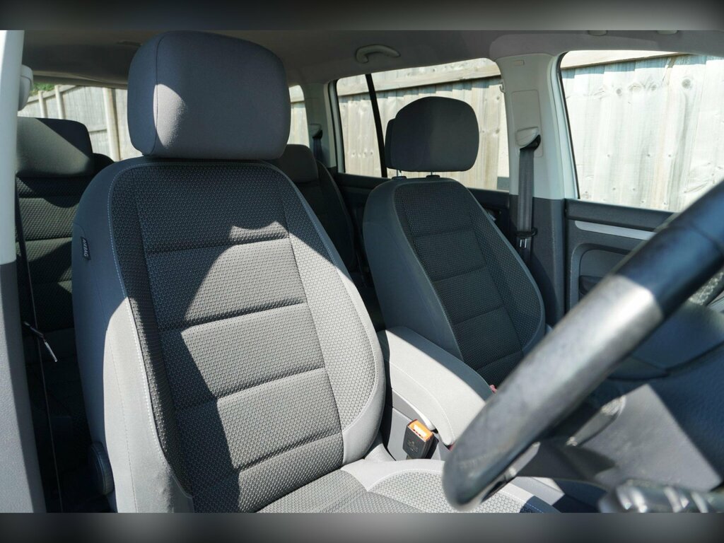 Volkswagen Touran Mpv Blue #18
