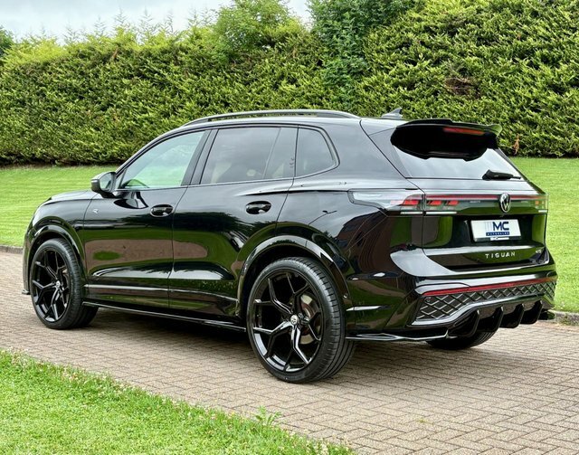 Volkswagen Tiguan 1.5 Etsi Mhev R-line BV74YCX Black #4