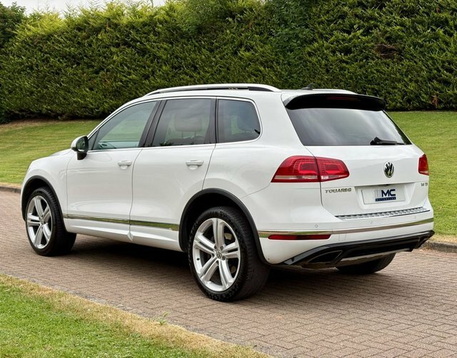 Volkswagen Touareg 3.0 Tdi V6 R-line WR67SVL White #4