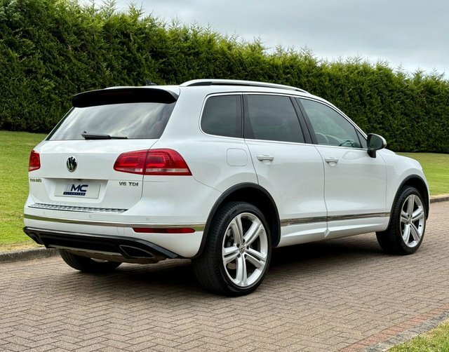 Volkswagen Touareg 3.0 Tdi V6 R-line WR67SVL White #3