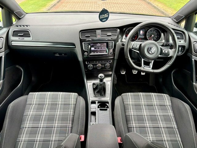 Volkswagen Golf 1.2 Tsi Bluemotion Black #12