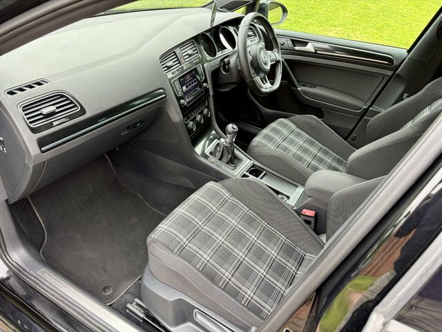 Volkswagen Golf 1.2 Tsi Bluemotion Black #11