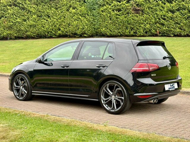 Volkswagen Golf 1.2 Tsi Bluemotion Black #6