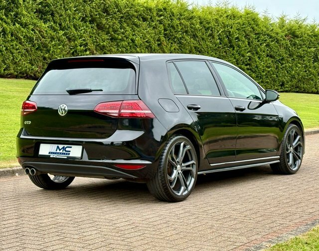 Volkswagen Golf 1.2 Tsi Bluemotion Black #3