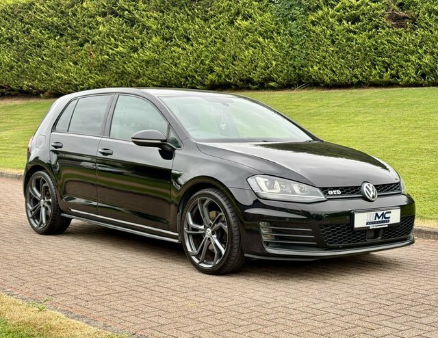 Volkswagen Golf 1.2 Tsi Bluemotion Black #1