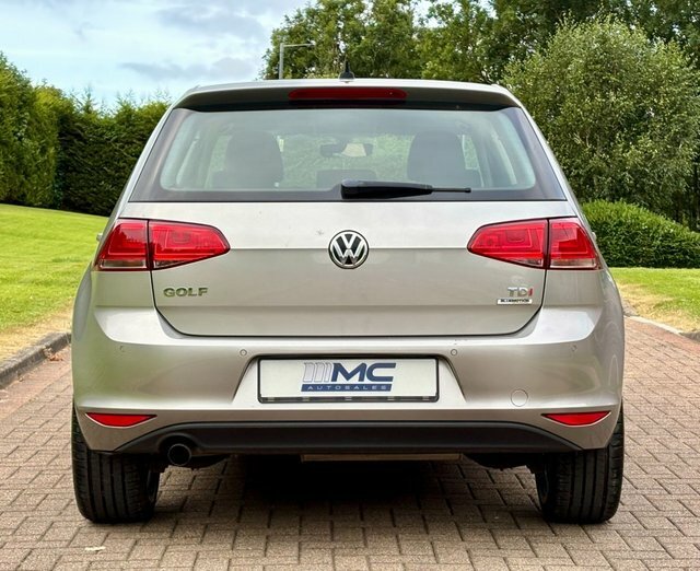 Volkswagen Golf Golf R Dsg White #9