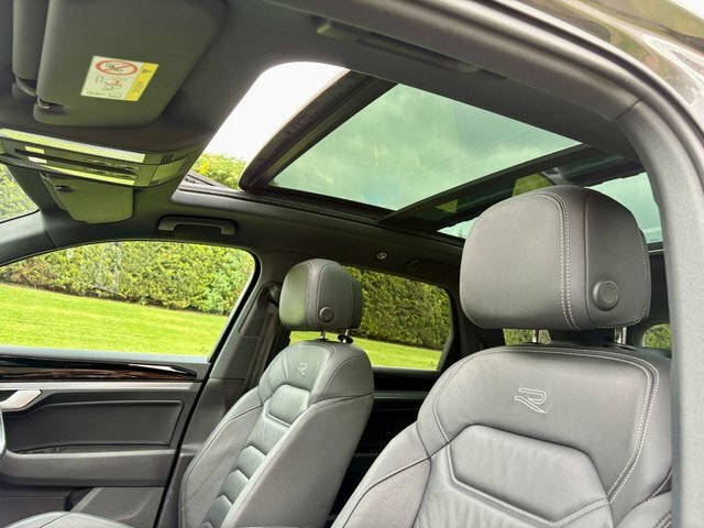 Volkswagen Touareg Black Edition Blue #12