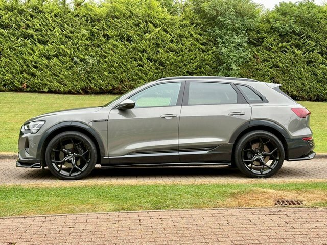 Audi Q8 e tron 300Kw 55 Quattro 114Kwh Launch Edition Black #10