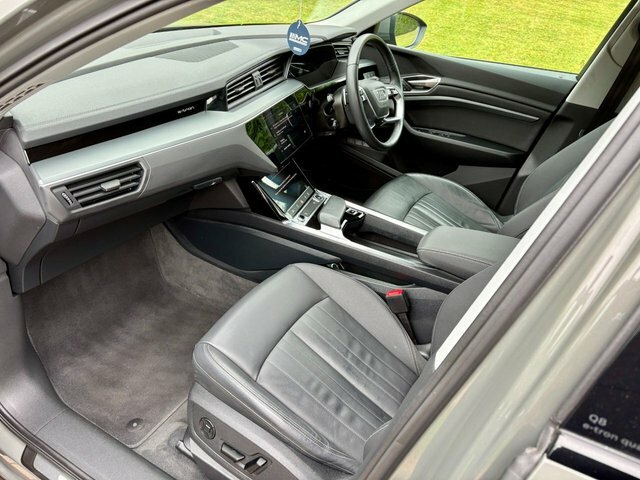 Audi Q8 e tron 300Kw 55 Quattro 114Kwh Launch Edition Black #13