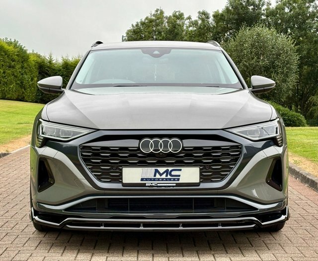 Audi Q8 e tron 300Kw 55 Quattro 114Kwh Launch Edition Black #12