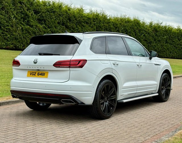 Volkswagen Touareg 3.0 Tdi V6 R-line White #3