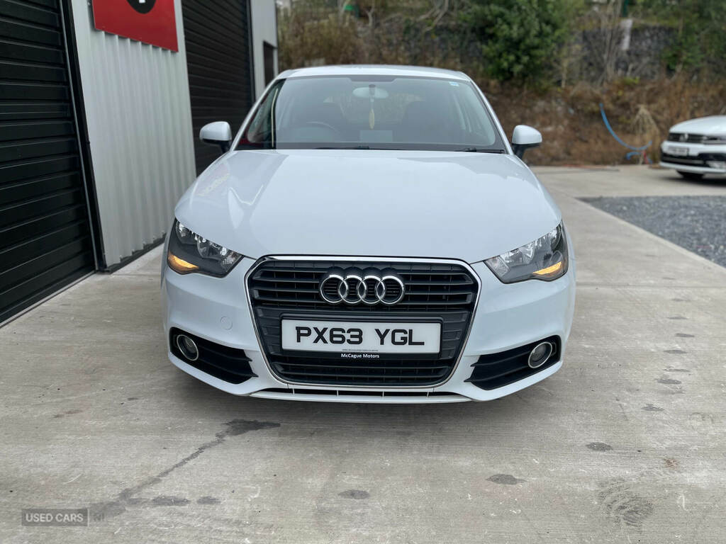 Audi A1 1.6 Tdi Sport White #2