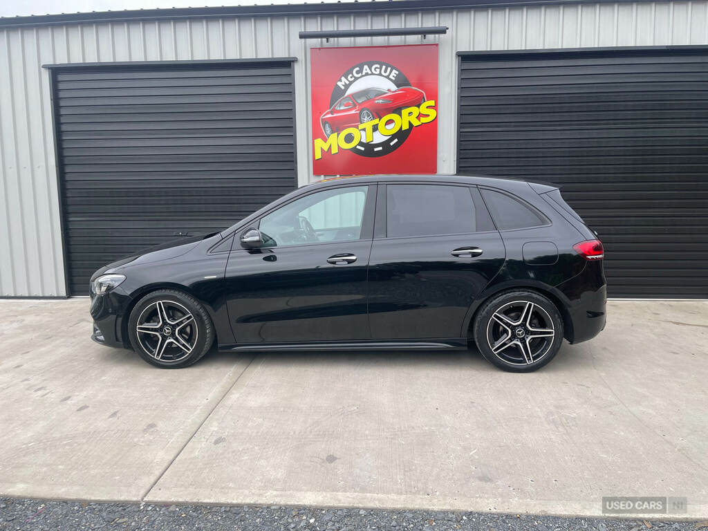 Mercedes-Benz B Class B200d Amg Line Premium Edition Black #4