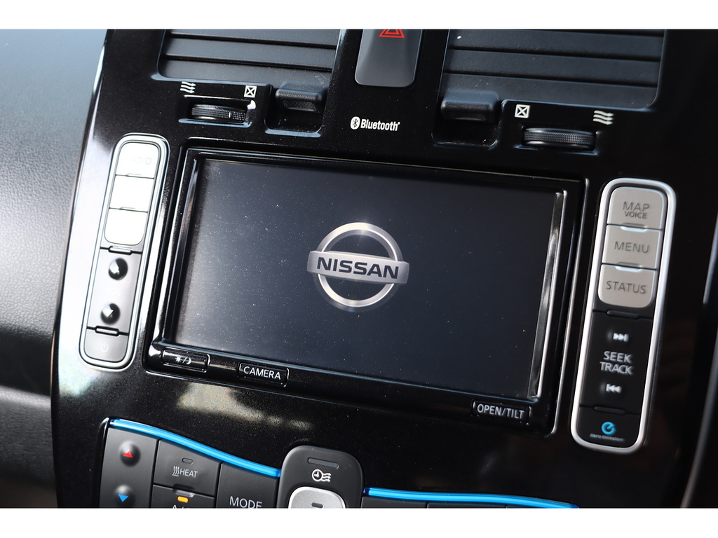 Nissan Leaf Tekna White #2