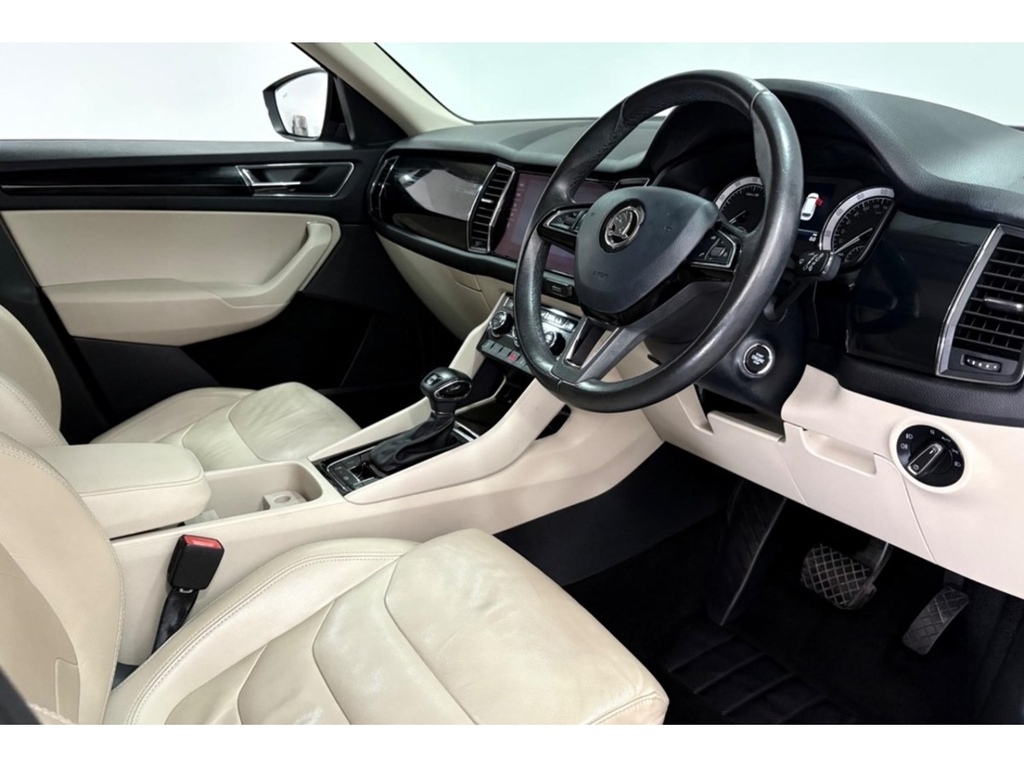 Skoda Kodiaq Tsi Act Edition Black #3