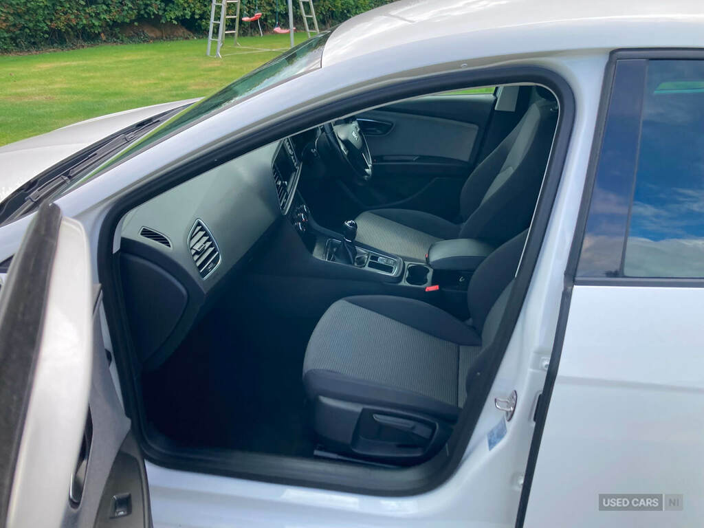 Seat Leon 1.6 Tdi Se Dynamic Ez White #5